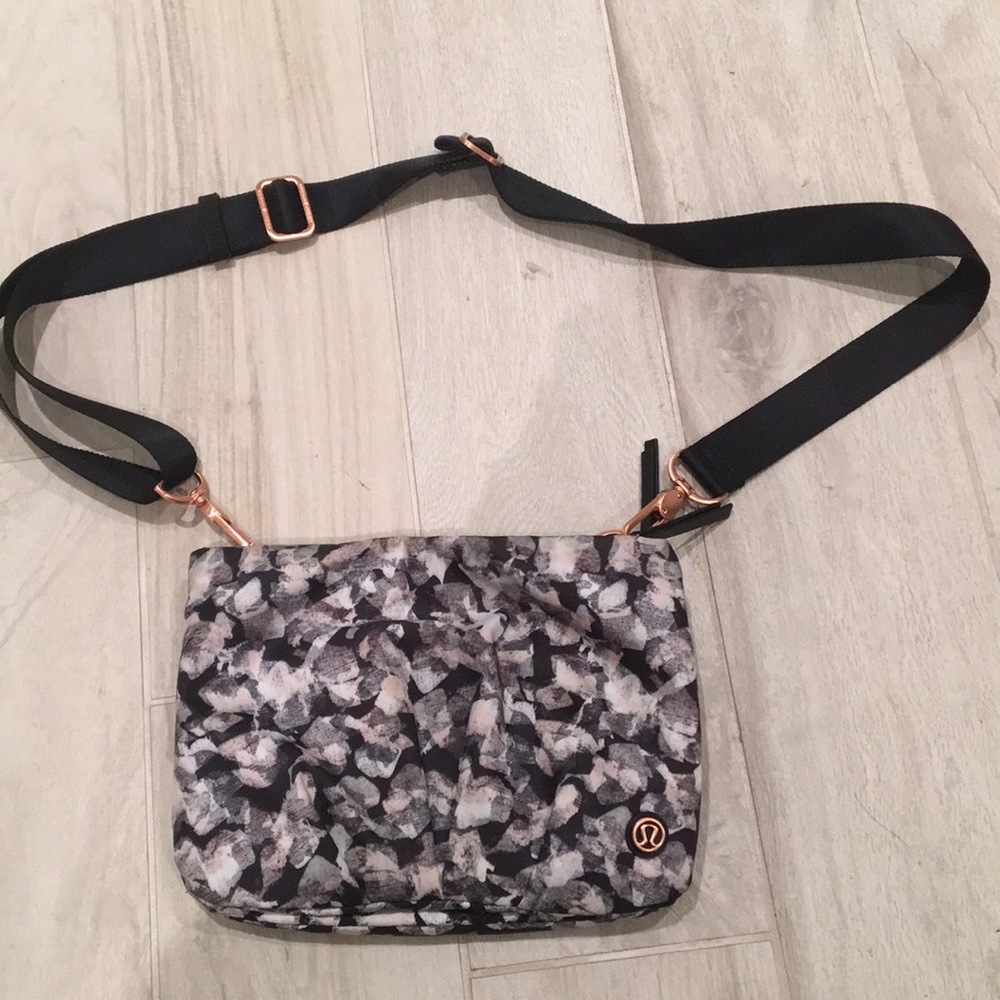 Lululemon crossbody